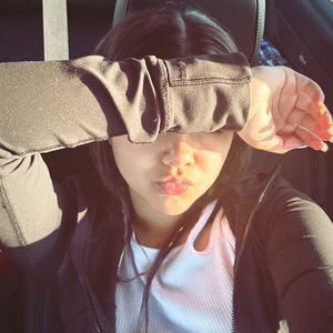 Meet your Posher, Elvia